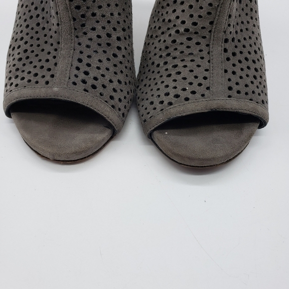 Stuart Weitzman Women US 8 Grey Heeled Bootie Suede Laser Cut Open Toe Heel Zip - Picture 6 of 13